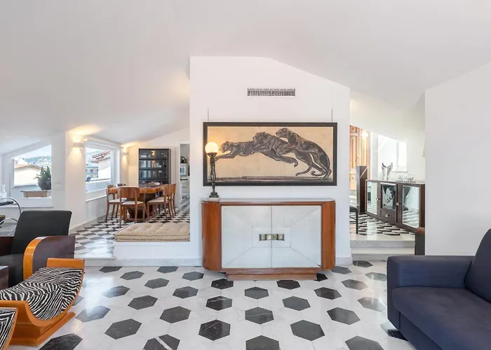 بيت للعطل The Roof *